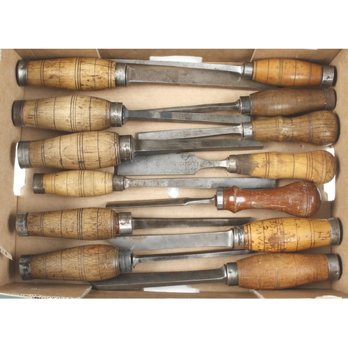 590 - 18 chisels by PEUGEOT FRERES, NOOIT GEDAGT etc G+