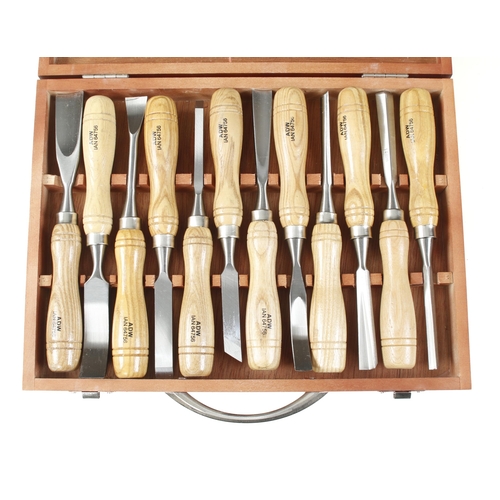 601 - An unused set of 12 carving tools by POWERFIX in orig case F