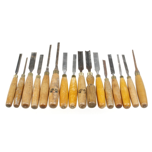 629 - 15 chisels and gouges G+