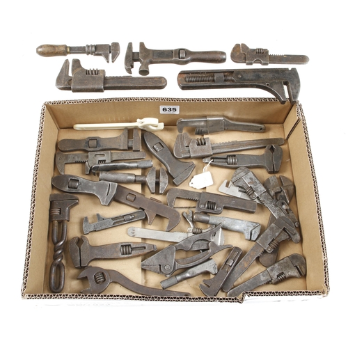 635 - 30 small adjustable wrenches G+