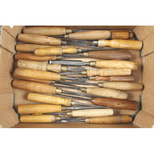 678 - 30 mainly bevel edge chisels G+