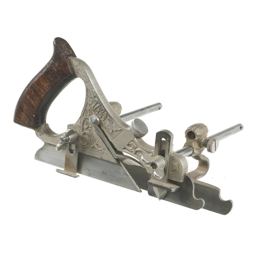 716 - A STANLEY No 143 bullnose plow plane with 143 cast into body c/w a set of 4 cutters G++