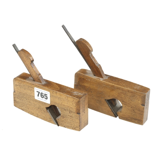 765 - A pair of small beech flat and compassed rebate planes by MUSGRAVE Lincoln 5