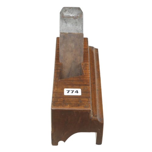 774 - A fine French fruitwood moulding plane 11