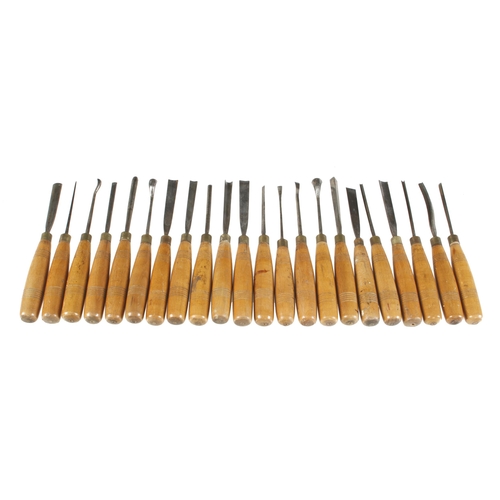 753 - A Kent wood carver's roll of 52 carving tools G+