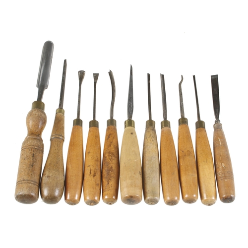 753 - A Kent wood carver's roll of 52 carving tools G+