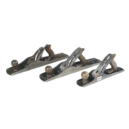 261 - STANLEY No 6 (with Record lever) a No 5 and a SARGENT No 418 fore plane G+