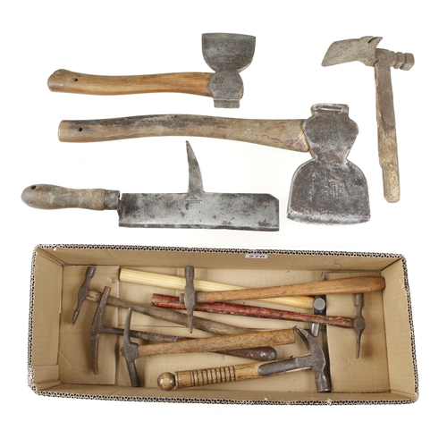 270 - A slater's saxe, two hatchets and 8 hammers G+