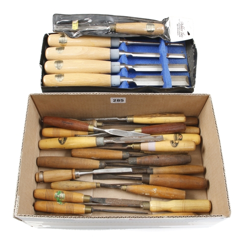 285 - Five chisels by ASHLEY ILES, 6 carving tools by MARPLES and 18 other carving tools G+