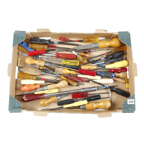 Quantity Of Screwdrivers And Allen Keys G