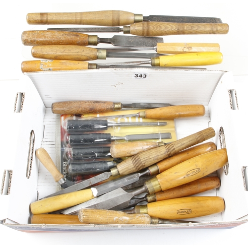 343 - 24 chisels, gouges and turning tools G