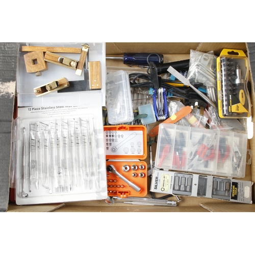 344 - Quantity of modern tools and kits G