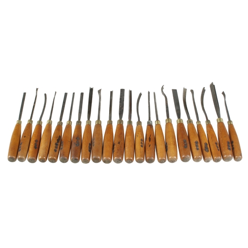 766 - A working set of 40 carving tools, a few minor rust spots G+