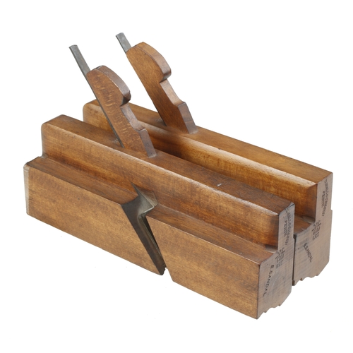 800 - A pair of ogee moulding planes by MALLOCH Perth 5/8