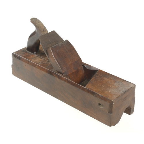 805 - An unusual handled moulding plane 14