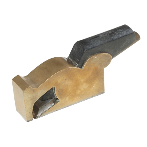 895 - A little used, quality steel soled brass bullnose plane with elongated ebony wedge G++