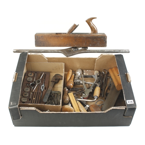 516 - A box of tools G