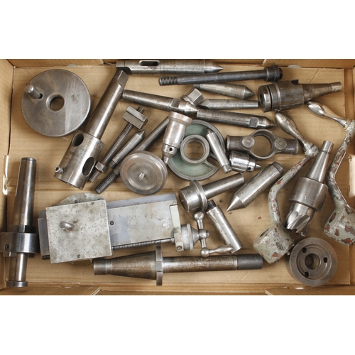 531 - An engineer's tool slide and other lathe items G+