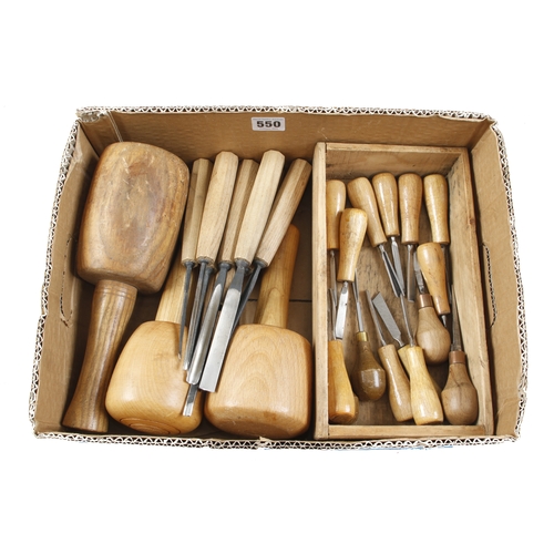 550 - A set of 8 carving tools by TAYLOR with ash handles, 15 small carving tools and 3 mallets G++