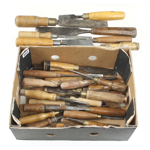 662 - 30 chisels and gouges G