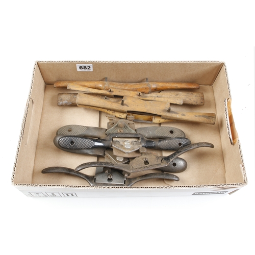 682 - Five metal spokeshaves and 5 beech shaves G