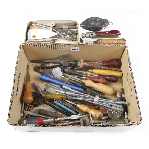 485 - A box of tools G