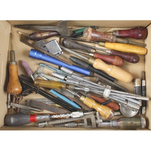 485 - A box of tools G