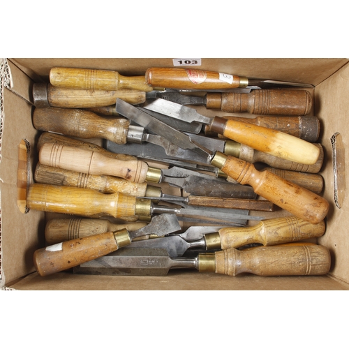 103 - 45 chisels, gouges and carving tools G