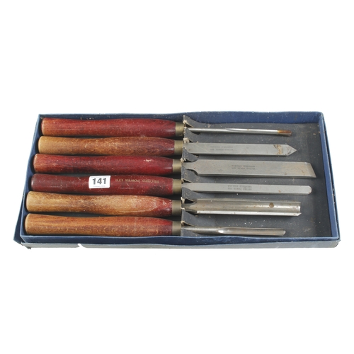 141 - A set of 6 RECORD turning tools in orig box G+