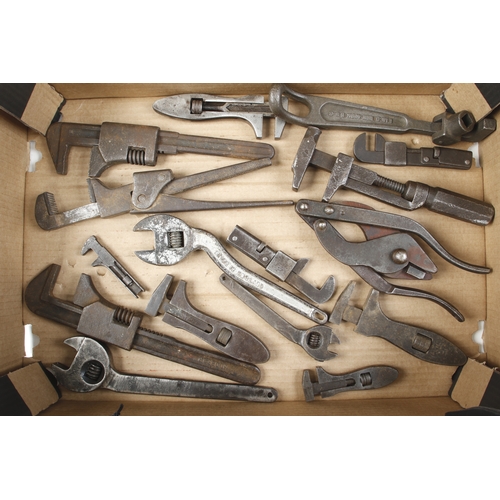 206 - 16 adjustable wrenches G