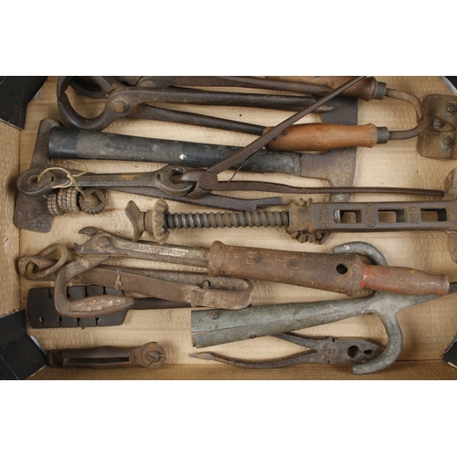 449 - Quantity of steel tools inc. a well bucket hook, nail pull etc G