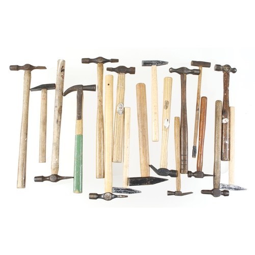 451 - 18 small hammers G+