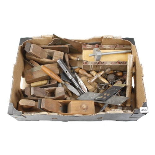 455 - A box of tools G