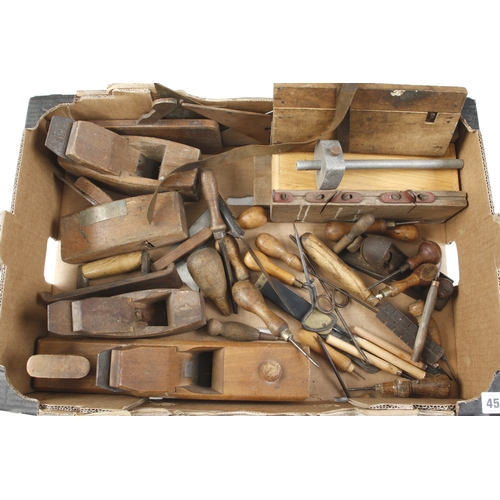 455 - A box of tools G