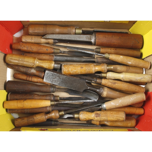 456 - Six mortice chisels and 34 other chisels, gouges and carving tools G+