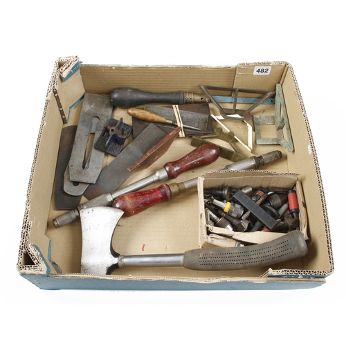 482 - A box of tools G