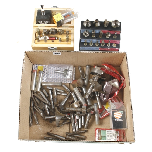 202 - Quantity of router bits etc G