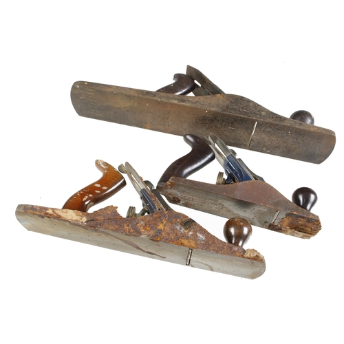 262 - Three rusty bench planes for restoration G-