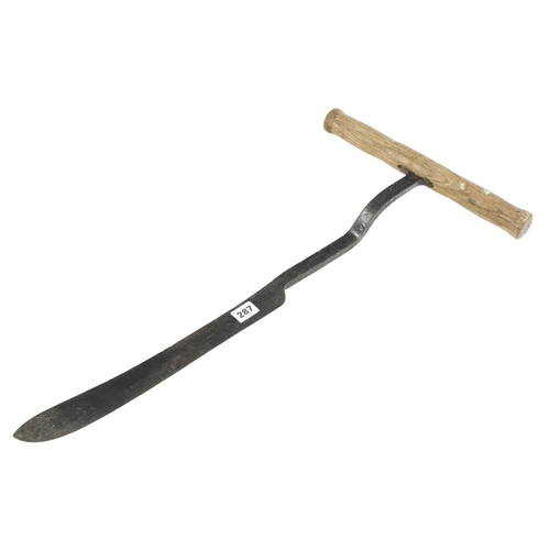 287 - An unusually small hay knife with cross handle G