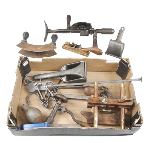 377 - A box of tools G