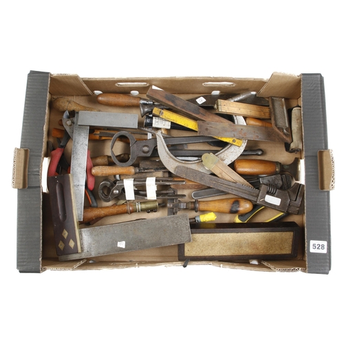 528 - A box of tools G