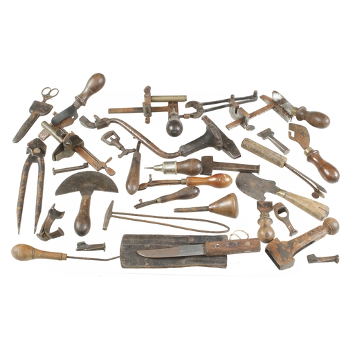 665 - Three leatherworker's plough planes and various other leatherworker's tools, some light rust G