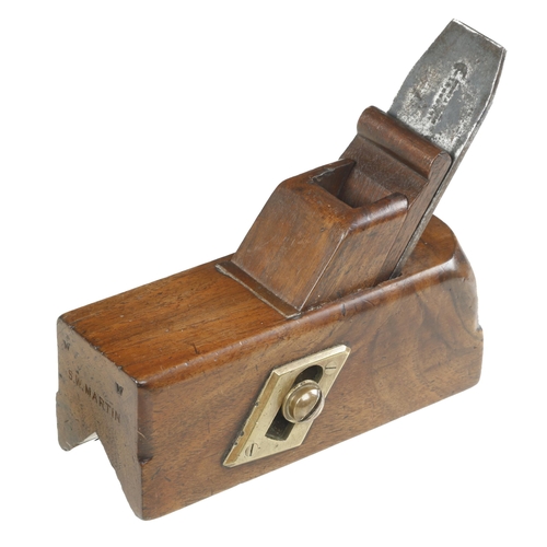 810 - An attractive small rosewood sliding box chamfer plane with brass fitting G+