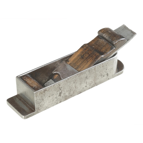 910 - An early, small d/t steel mitre plane 6 1/2