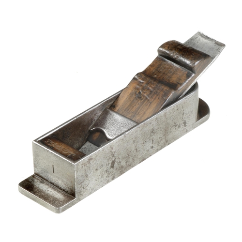 910 - An early, small d/t steel mitre plane 6 1/2