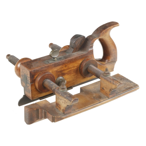 924 - A handled plow plane with boxwood fence, screwstems and nuts by LAMB & BROWNELL New Bedford USA mino... 