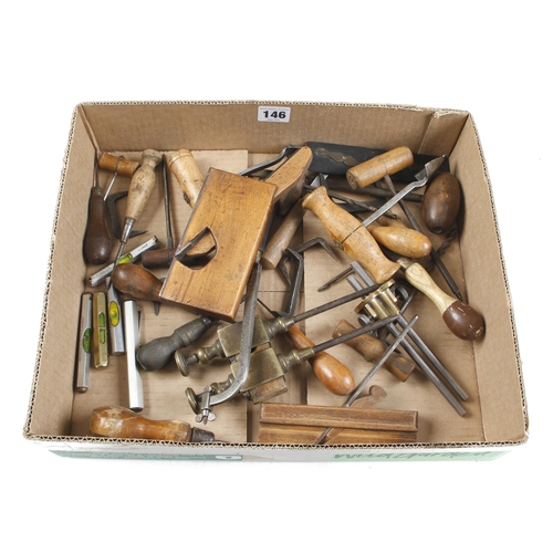 146 - Quantity of small tools, awls etc G