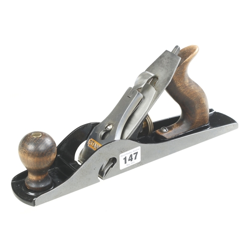 147 - A STANLEY No 10 rebate plane re japanned G+