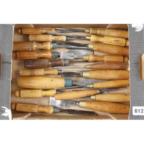 612 - 24 chisels and gouges G+