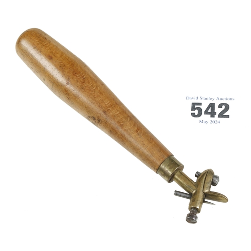 542 - A PRESTON No 1511 rabbeting gauge with beech handle (unsigned) G+